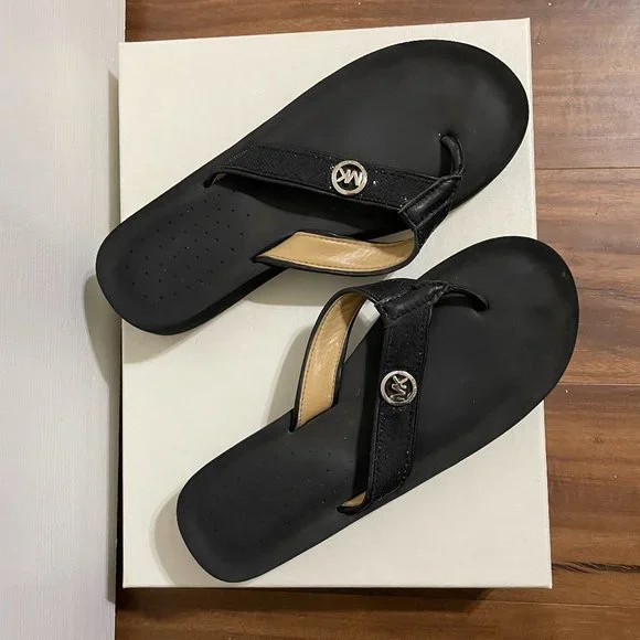 Michael Kors Black Platform Glitter Flip Flops - Picture 2 of 11